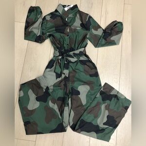 NWT Camouflage Long Sleeve Jumpsuit CBR Size Small